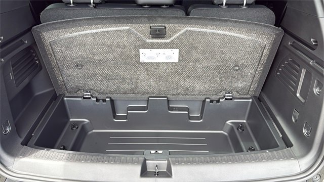 New 2026 Chevrolet Traverse LT image 8