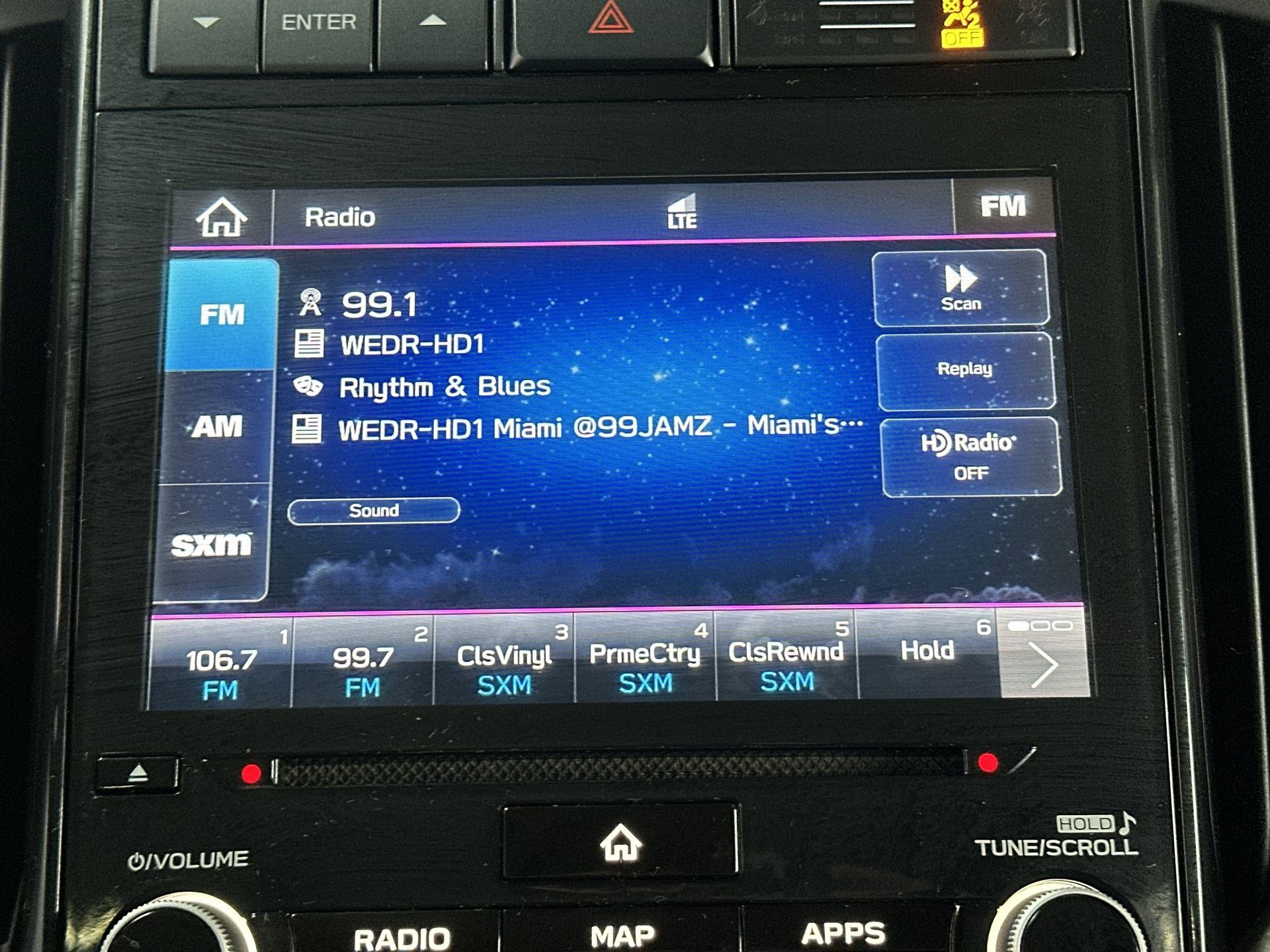 Used 2022 Subaru Ascent Limited w/ Technology Package image 12