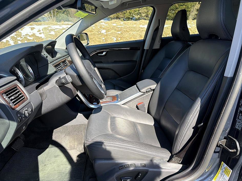 Used 2013 Volvo XC70 3.2 image 11