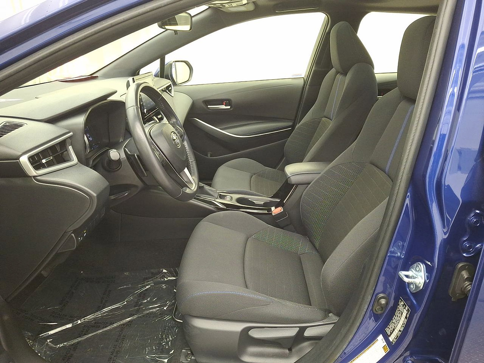 Certified 2021 Toyota Corolla SE w/ SE Premium Package FWD image 11