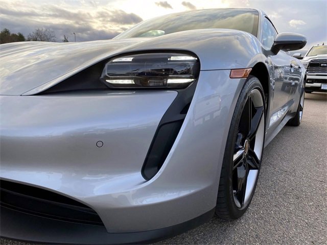 Used 2024 Porsche Taycan image 32