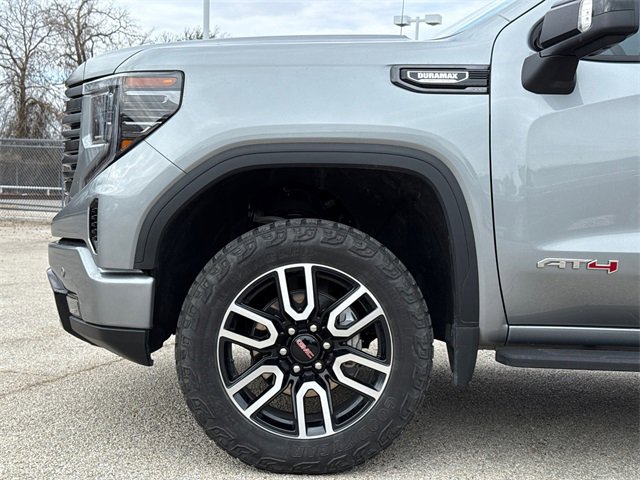 Used 2024 GMC Sierra 1500 AT4 w/ Technology Package image 5