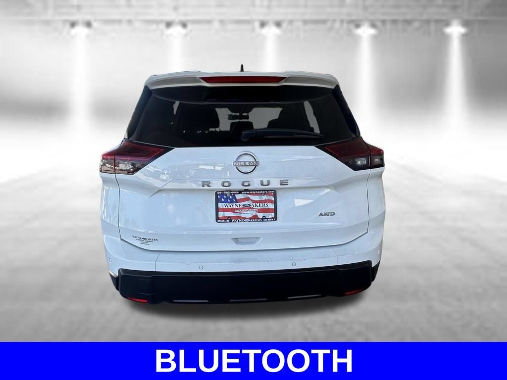 Used 2024 Nissan Rogue S AWD/4WD image 5