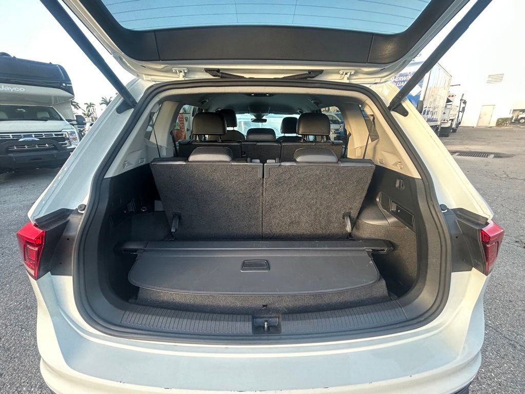 Used 2024 Volkswagen Tiguan SE image 24