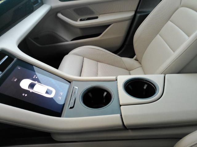 Used 2022 Porsche Taycan RWD image 41