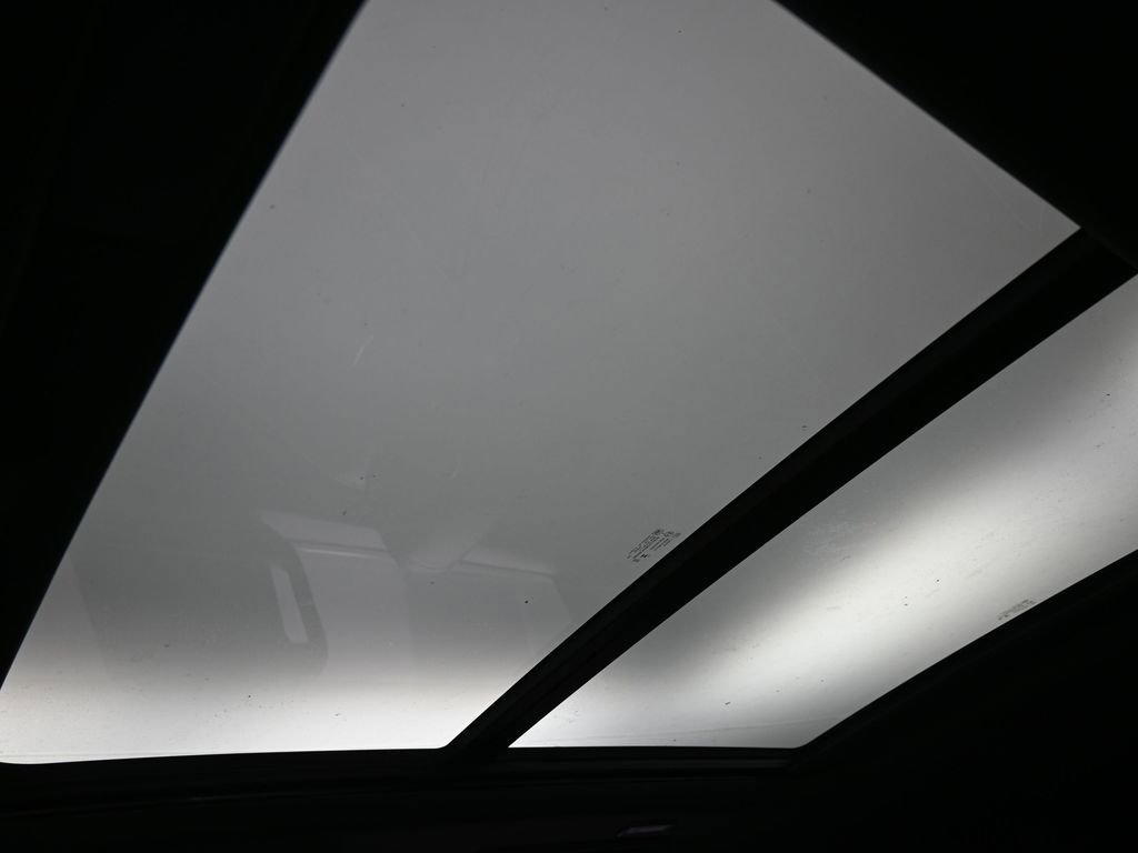 Used 2023 Cadillac Escalade ESV Premium Luxury image 32