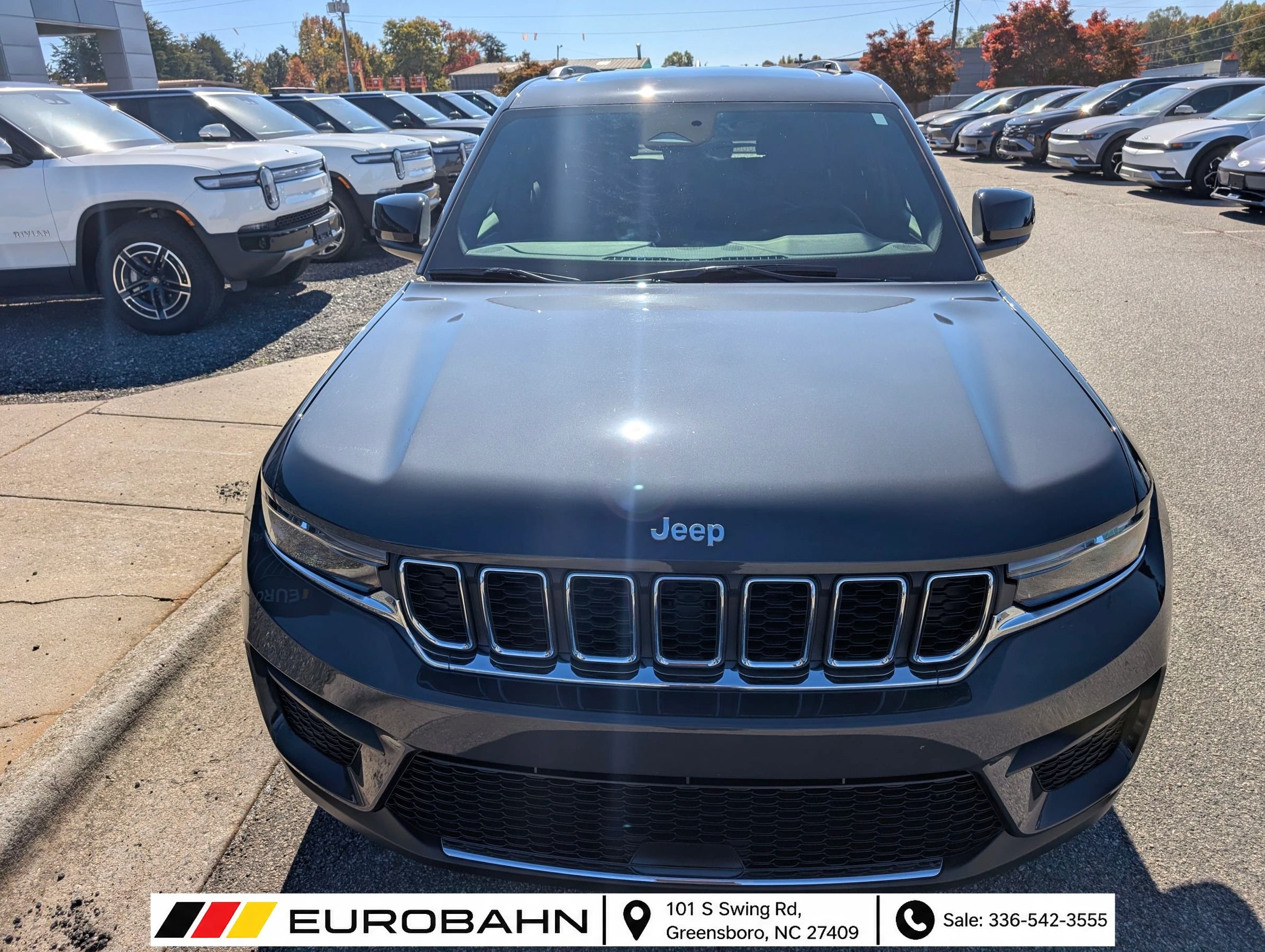 Used 2025 Jeep Grand Cherokee Laredo X AWD/4WD image 29