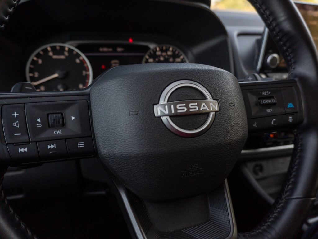 Used 2025 Nissan Rogue SV FWD image 31