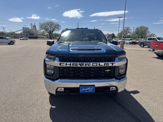 Used 2023 Chevrolet Silverado 2500 LT w/ Convenience Package AWD/4WD image 2
