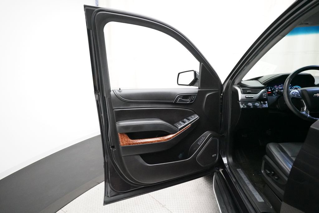 Used 2018 Chevrolet Suburban Premier image 29