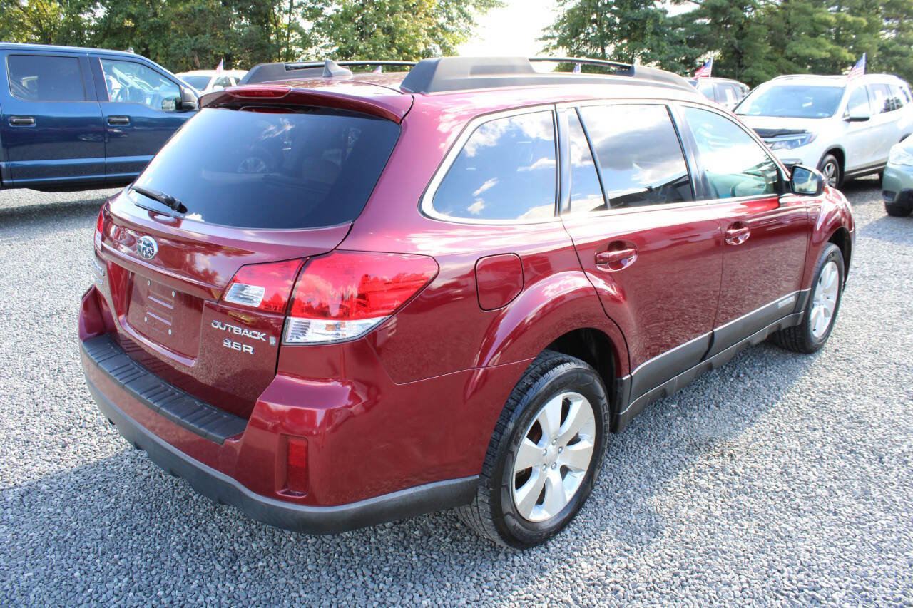 Used 2011 Subaru Outback 3.6R Limited w/ PWR Moonroof Pkg image 7