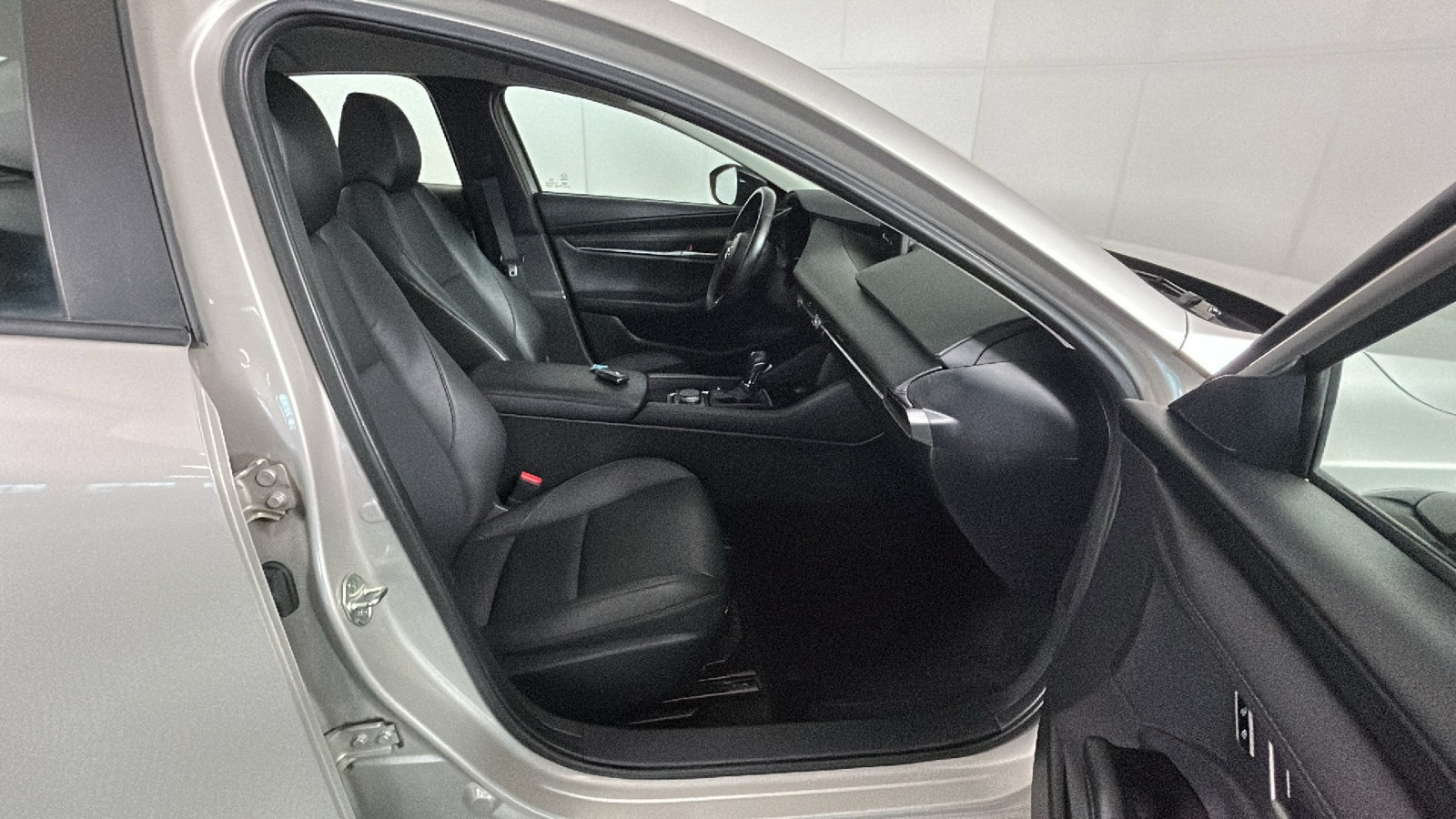 Used 2024 MAZDA MAZDA3 s FWD image 35