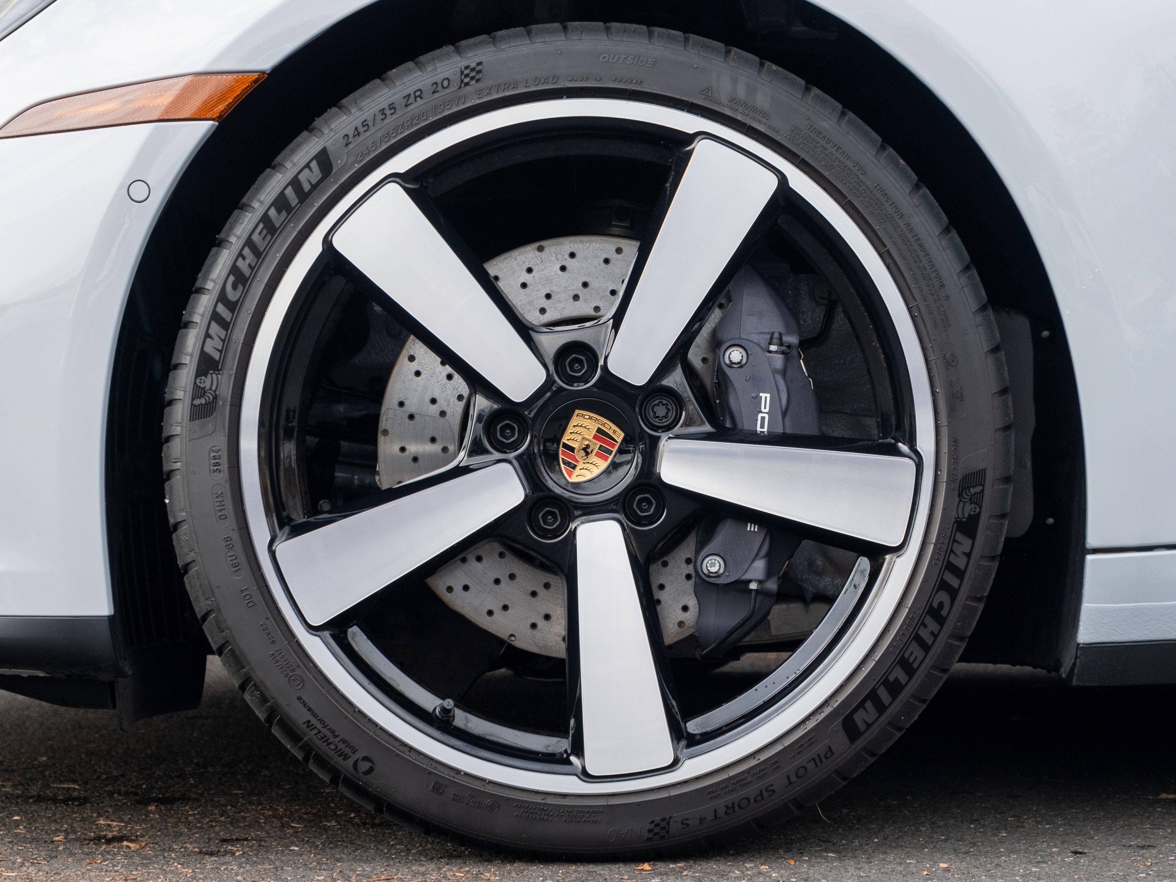 Certified 2025 Porsche 911 Carrera image 12