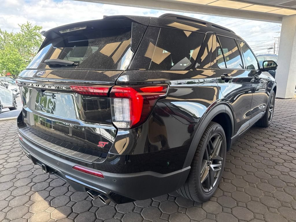 Used 2025 Ford Explorer ST AWD/4WD image 6