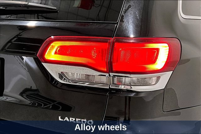 Used 2020 Jeep Grand Cherokee Laredo AWD/4WD image 30