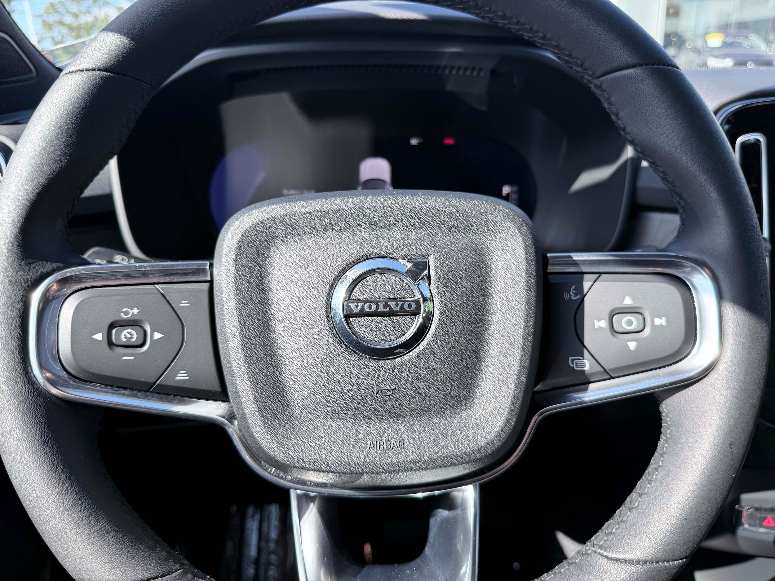 Certified 2023 Volvo XC40 Recharge Ultimate AWD/4WD image 19