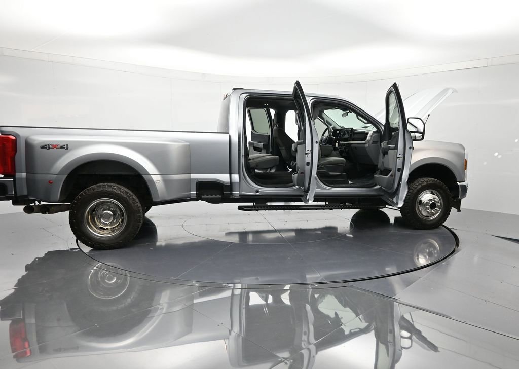 Used 2024 Ford F350 XLT image 45