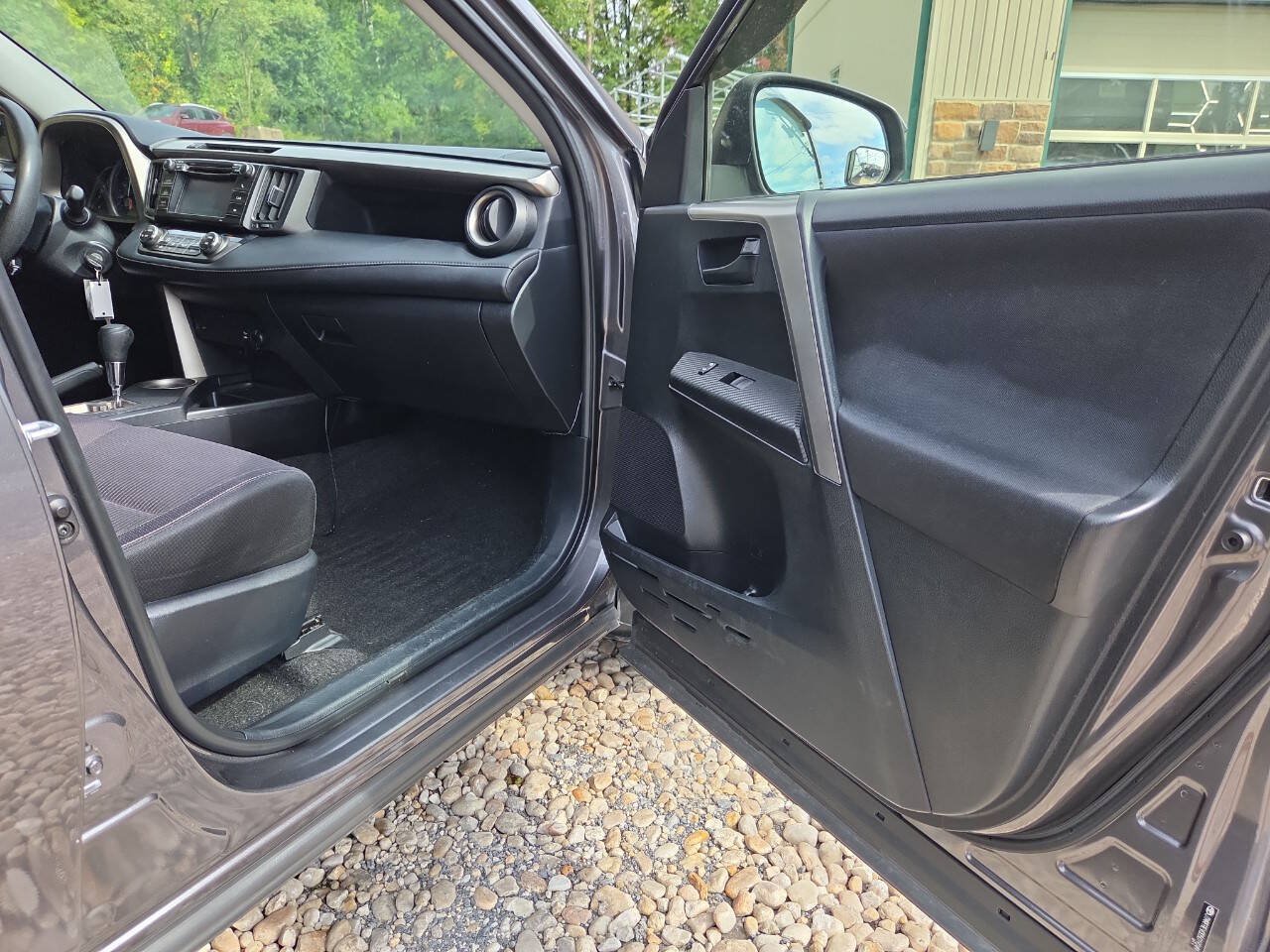 Used 2013 Toyota RAV4 XLE AWD/4WD image 21