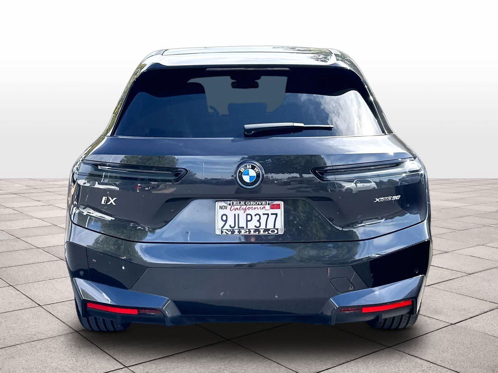 Used 2024 BMW iX xDrive50 w/ Sport Package AWD/4WD image 8