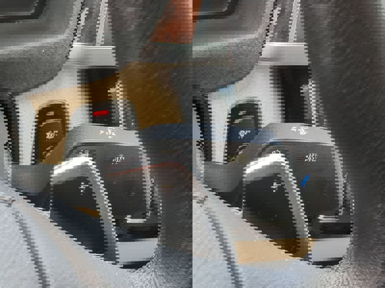 Used 2018 BMW 330i xDrive Sedan w/ Convenience Package AWD/4WD image 25