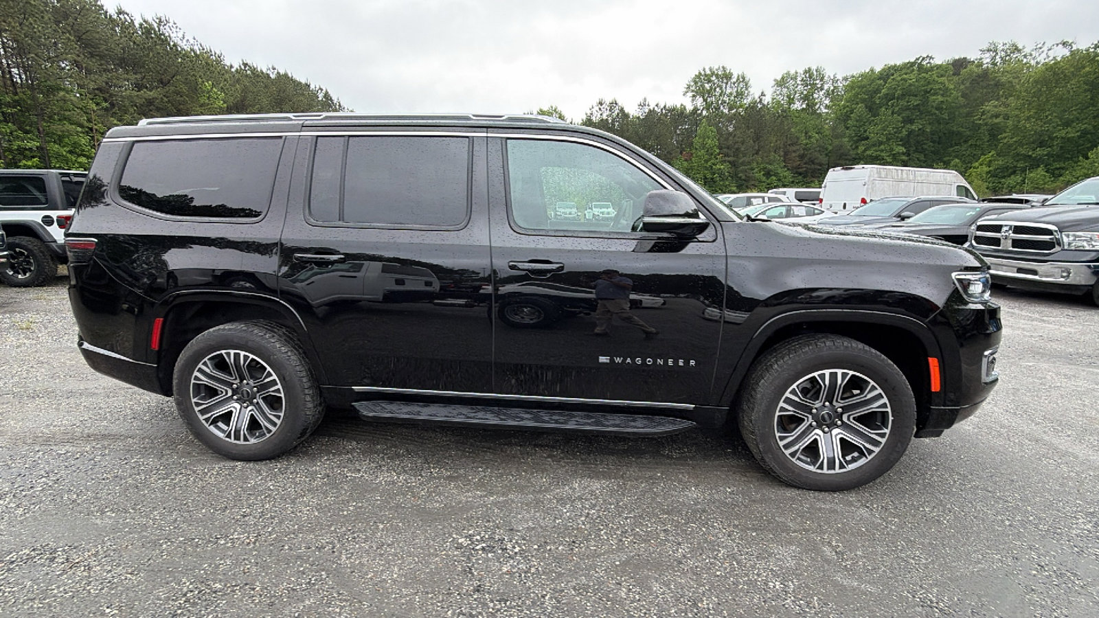 Used 2025 Jeep Wagoneer 4WD image 7