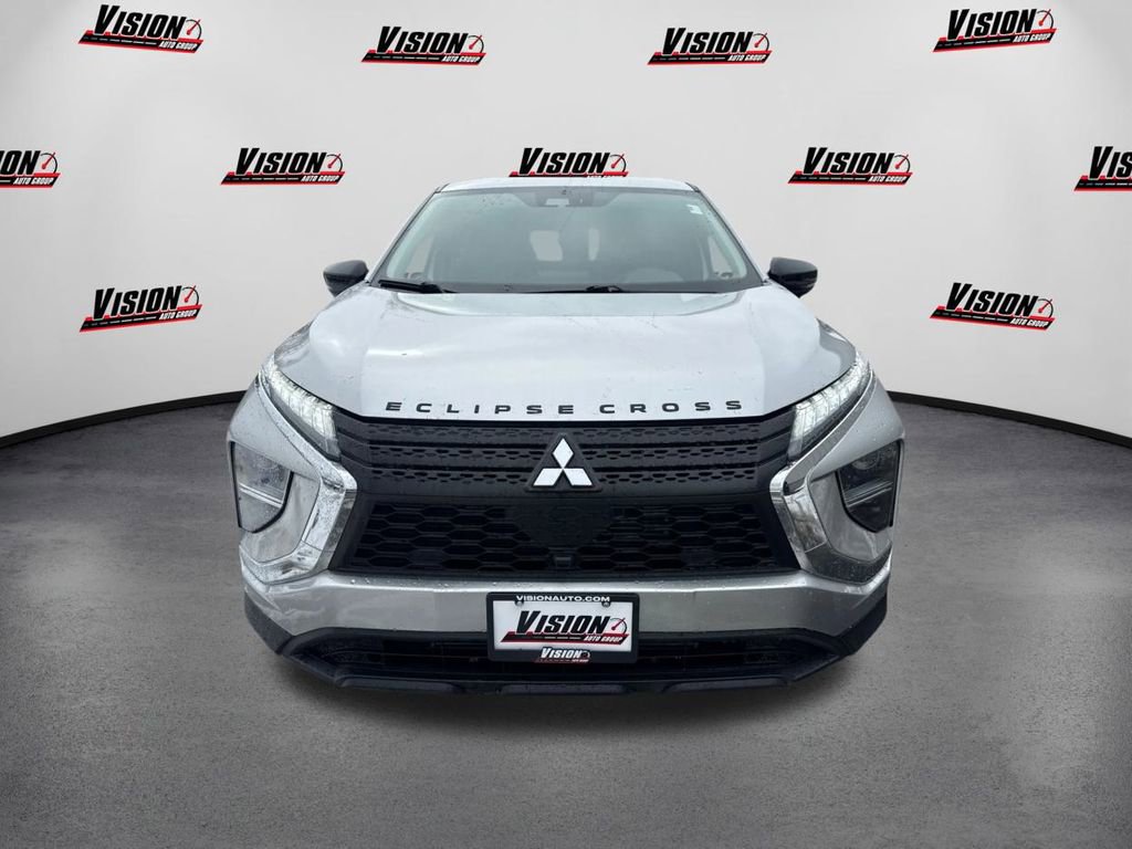 Used 2022 Mitsubishi Eclipse Cross LE image 2