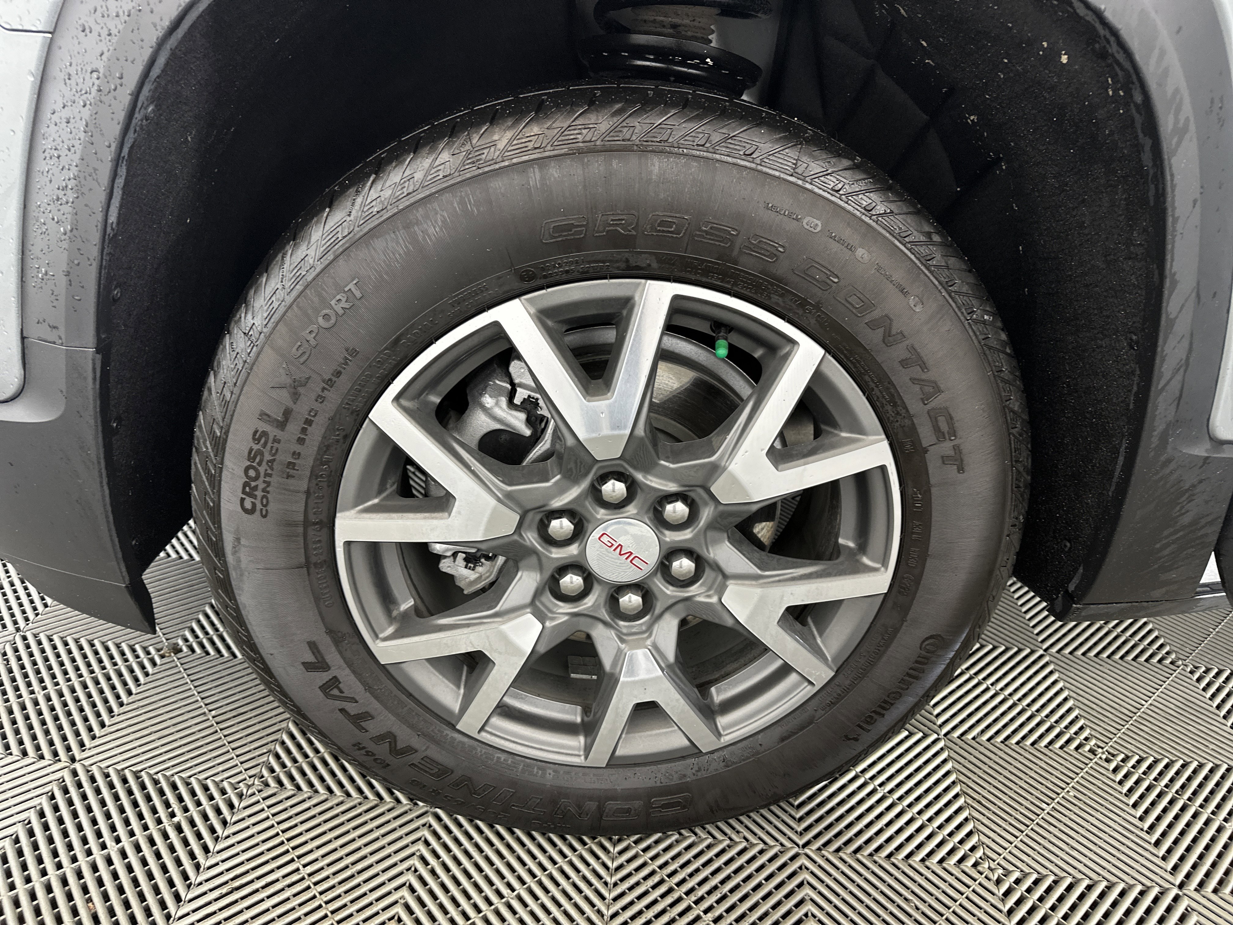 Certified 2023 GMC Acadia SLE w/ Driver Convenience Package image 14