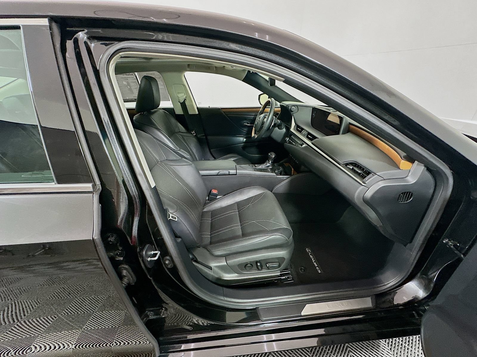 Used 2020 Lexus ES 350 w/ Accessory Package 2 FWD image 28