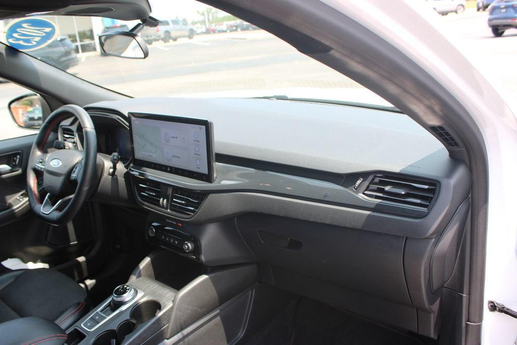 Used 2023 Ford Escape ST-Line w/ Tech Pack #1 AWD/4WD image 31