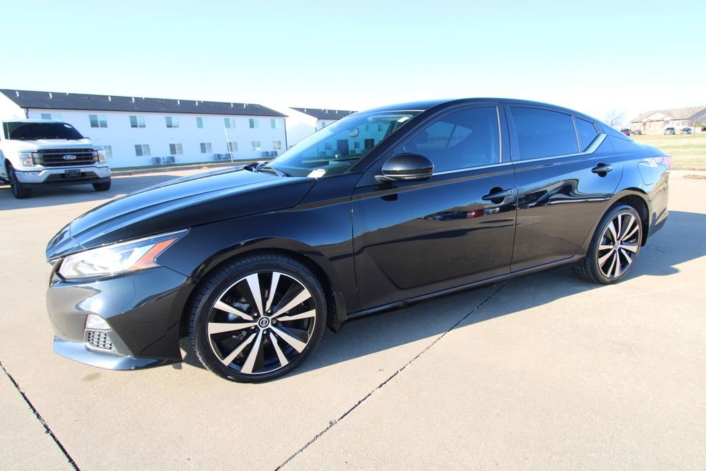 Used 2021 Nissan Altima 2.5 SR w/ SR Premium Package image 17