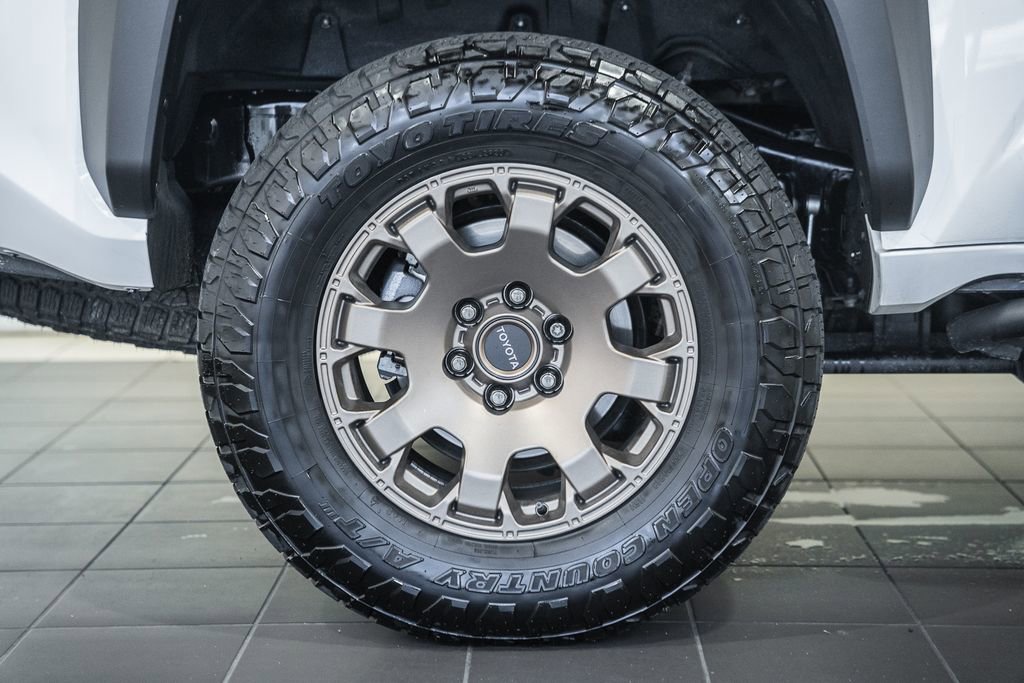 Used 2025 Toyota 4Runner Trailhunter AWD/4WD image 21