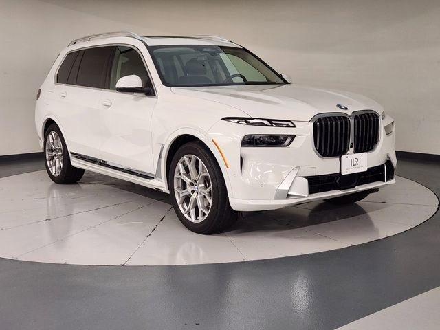 Used 2025 BMW X7 xDrive40i AWD/4WD image 7