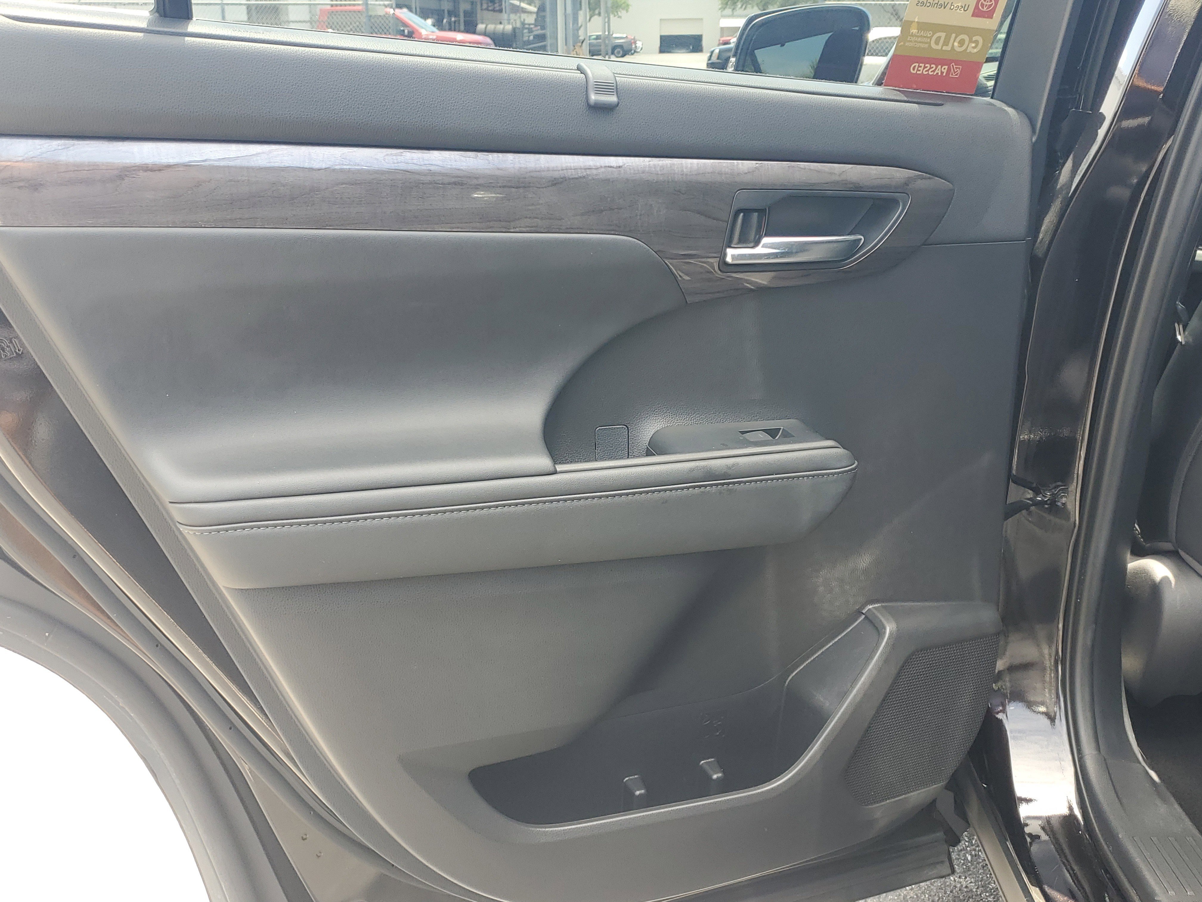 Certified 2021 Toyota Highlander Platinum FWD image 13
