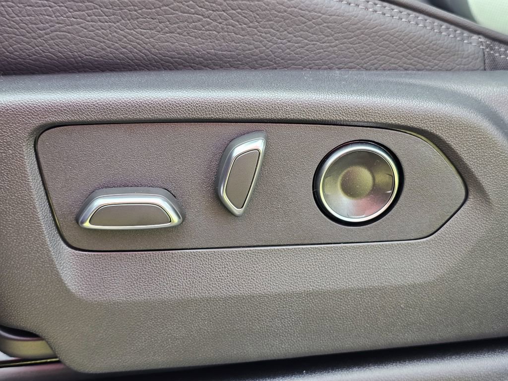 New 2026 GMC Yukon Denali w/ Sun & Power Step Package image 20