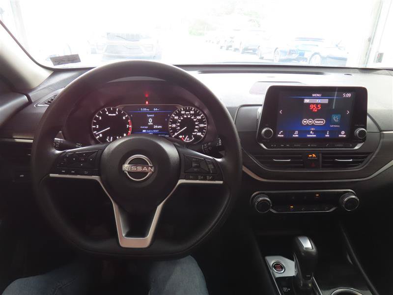 Used 2024 Nissan Altima 2.5 SV FWD image 20