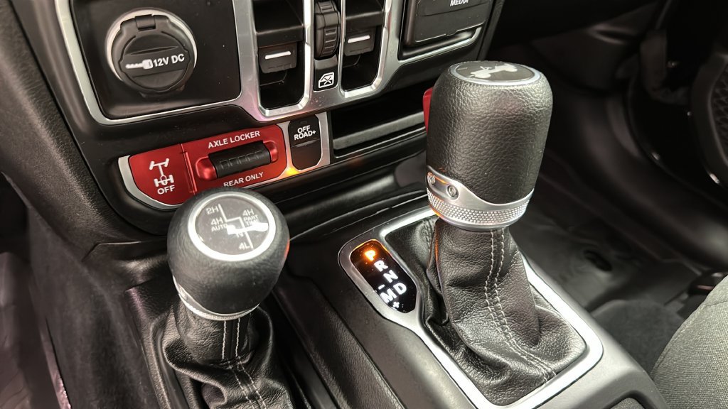 Used 2024 Jeep Wrangler Unlimited AWD/4WD image 20