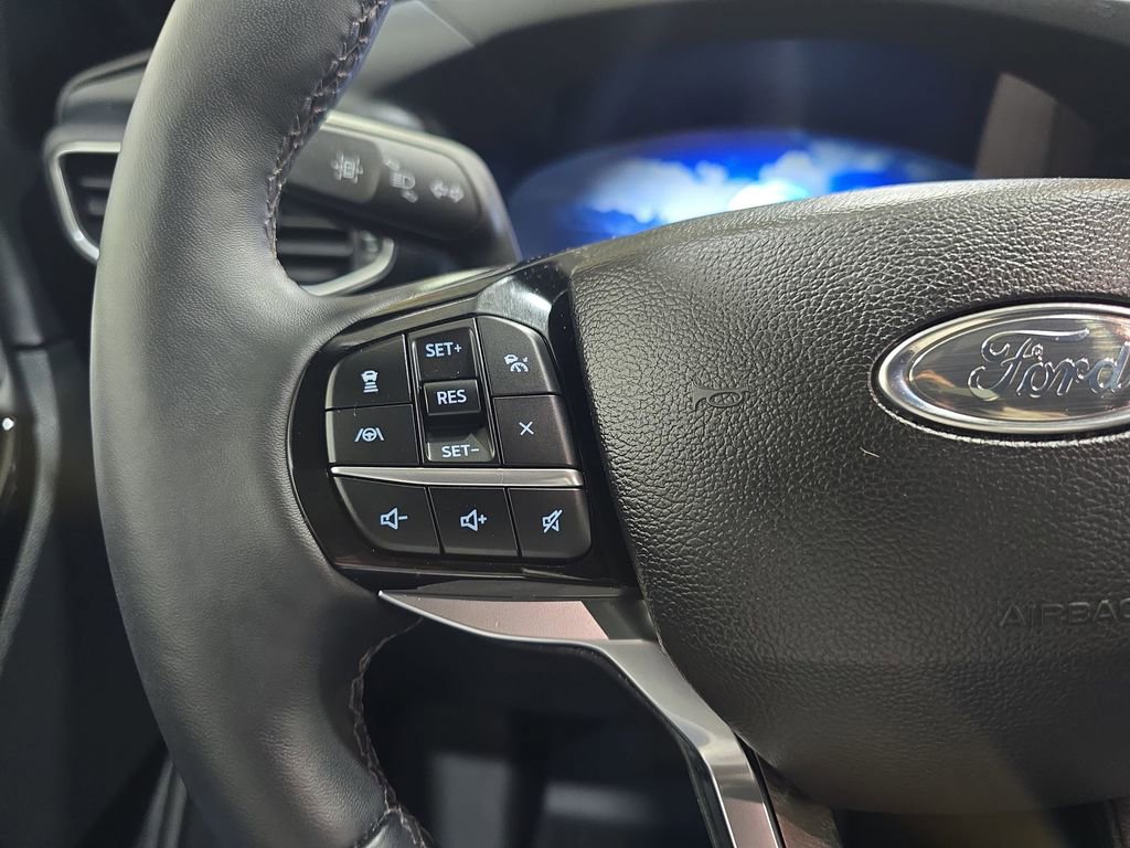 Used 2024 Ford Explorer Platinum w/ Technology Package AWD/4WD image 20