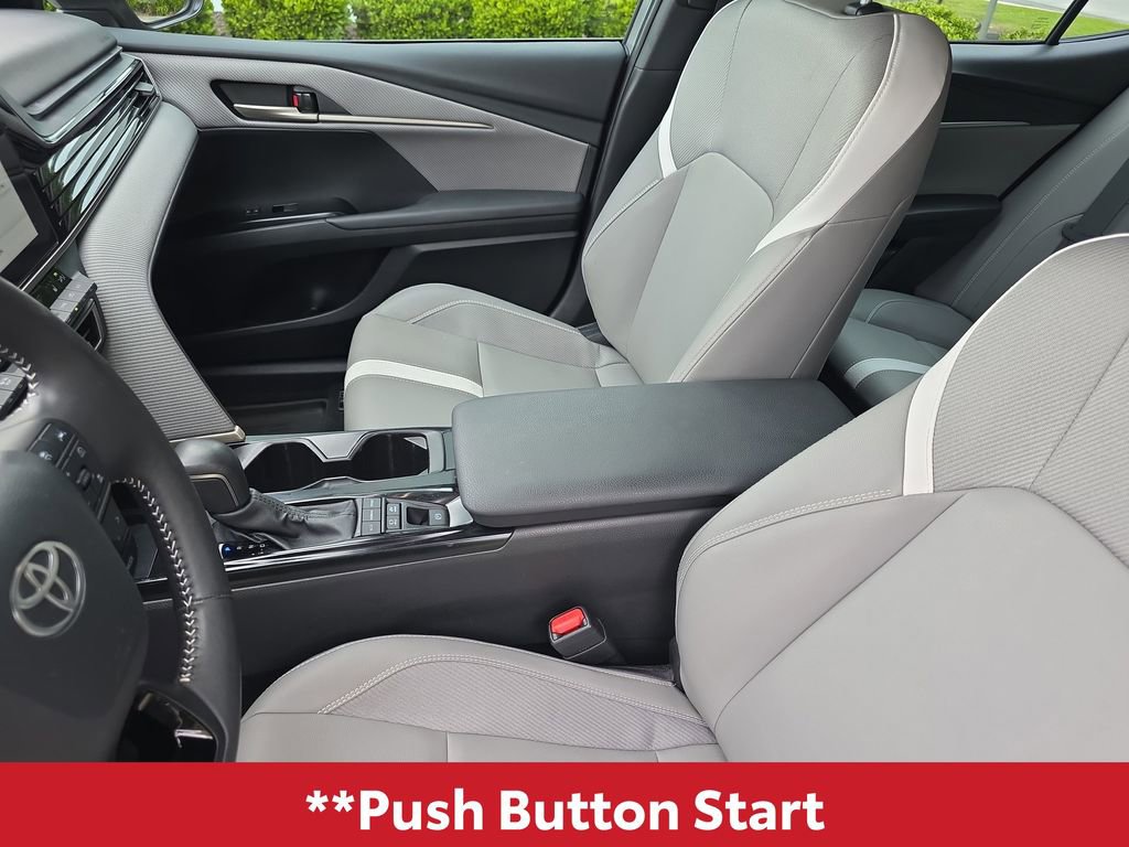 Used 2025 Toyota Camry SE w/ Convenience Package FWD image 15