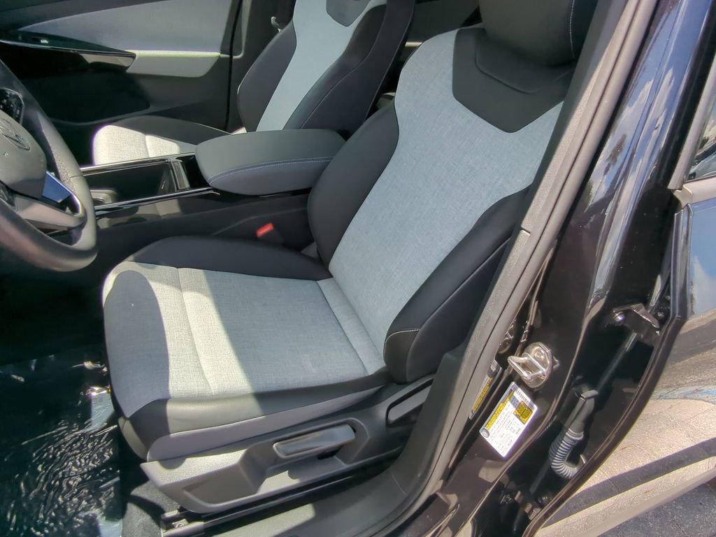 Certified 2023 Volkswagen ID.4 Pro RWD image 19