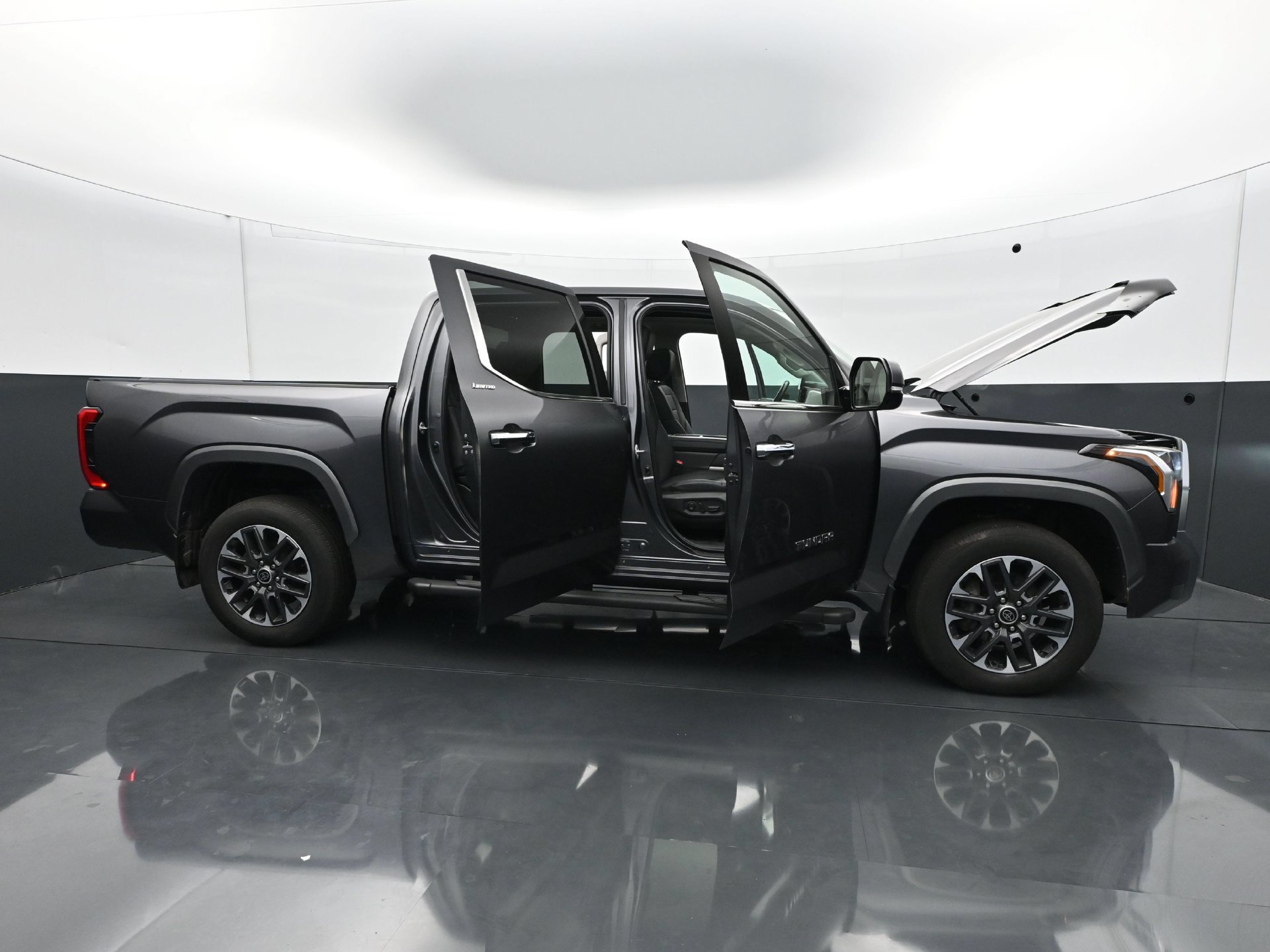 Used 2022 Toyota Tundra Limited AWD/4WD image 33