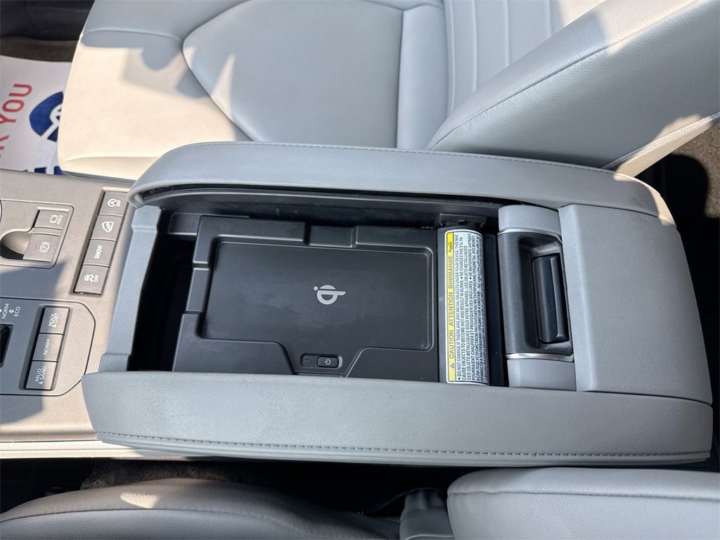 Used 2022 Toyota Highlander XLE image 21