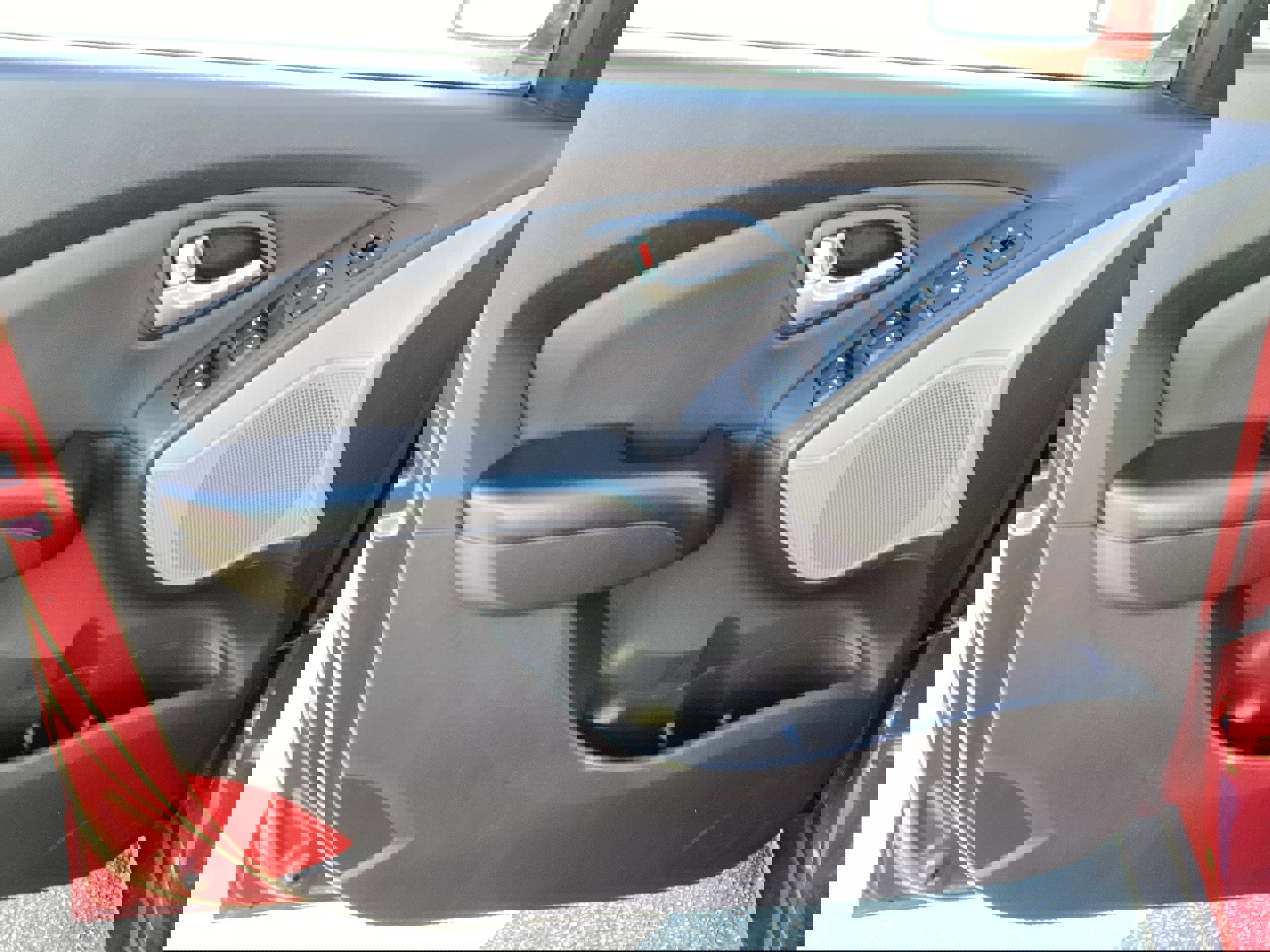 Used 2010 Hyundai Tucson Limited w/ Premium Pkg 4 image 15