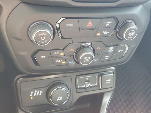 Used 2023 Jeep Renegade Altitude AWD/4WD image 26