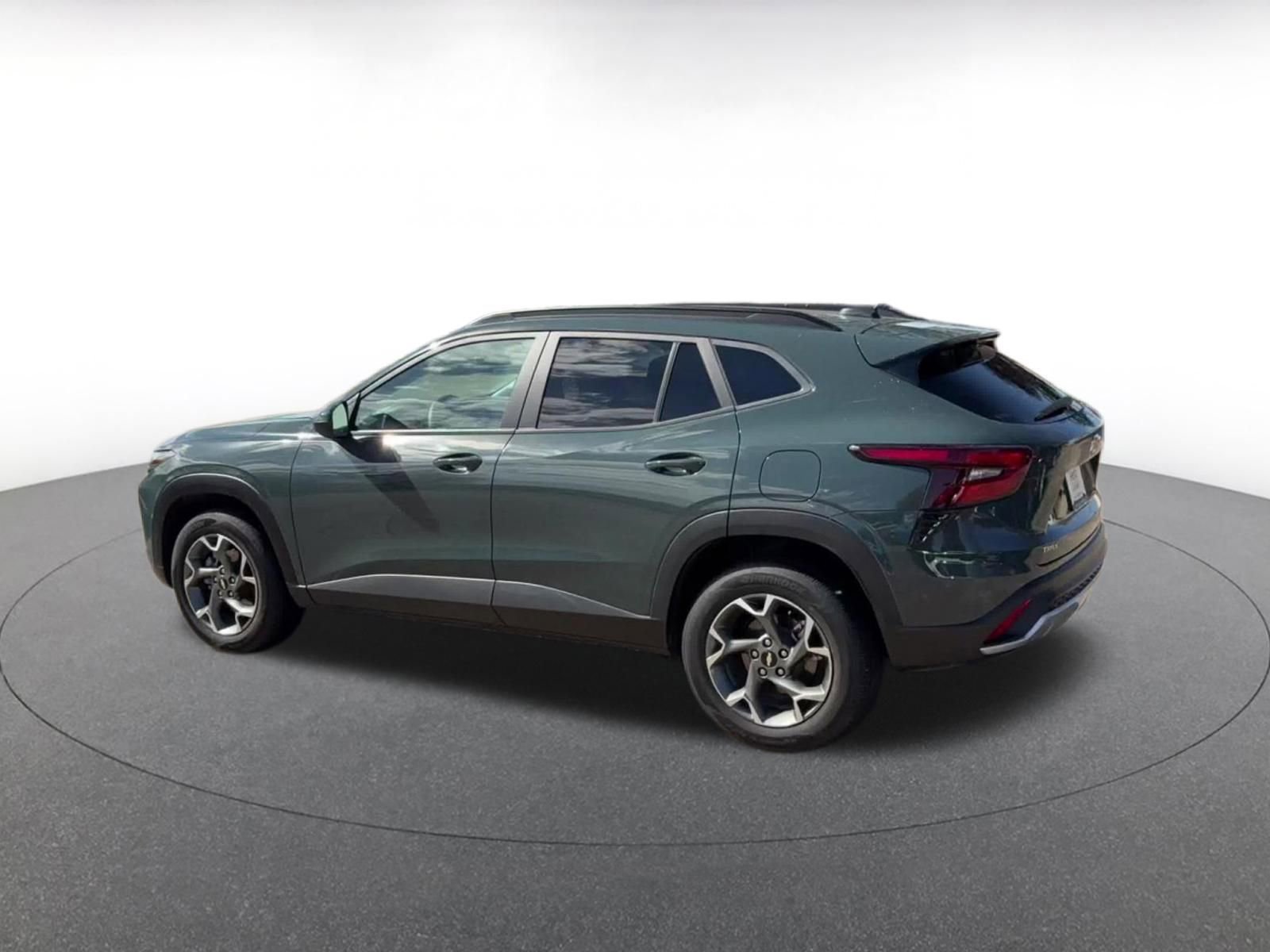 Used 2025 Chevrolet Trax LT image 10