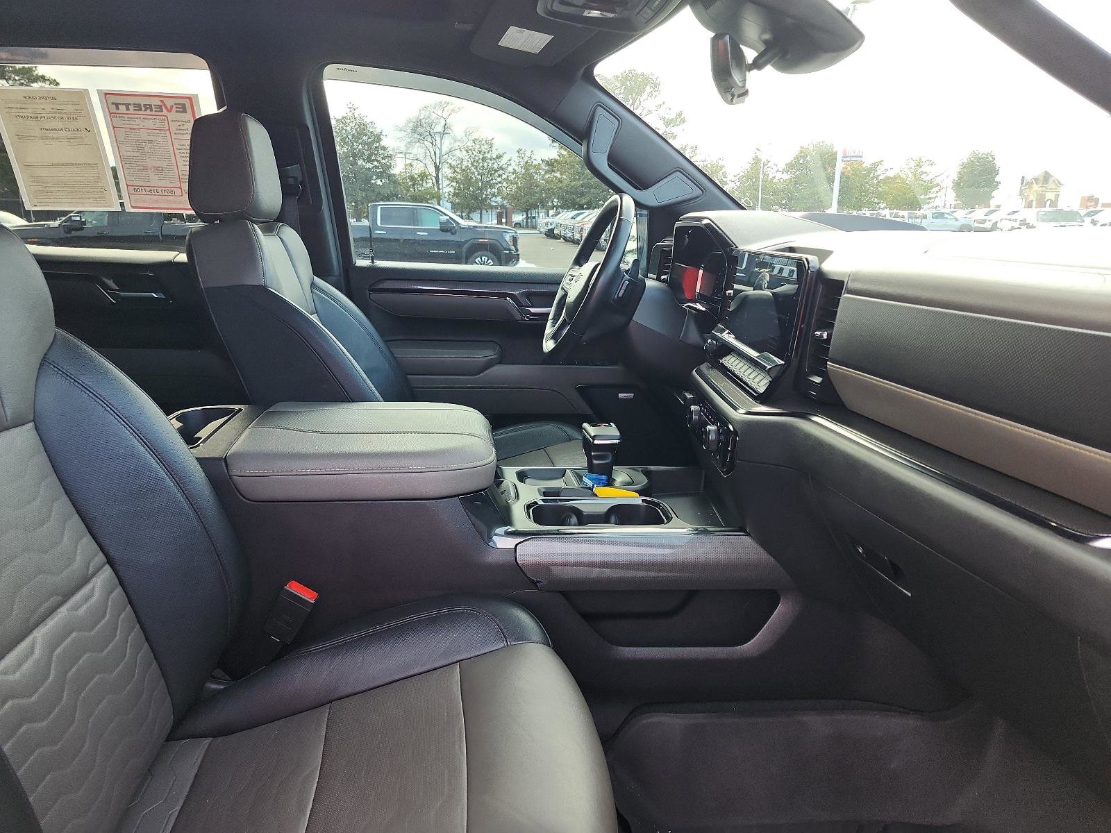 Used 2023 Chevrolet Silverado 1500 ZR2 w/ Technology Package image 10