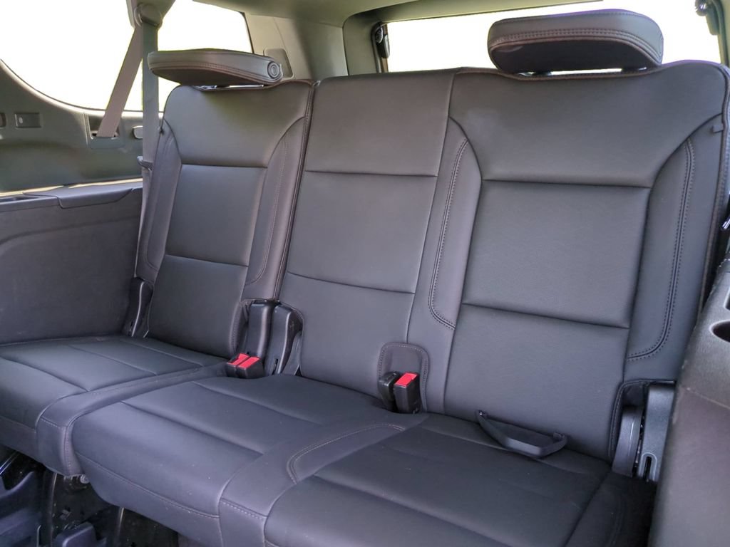 Used 2022 Chevrolet Suburban High Country AWD/4WD image 15