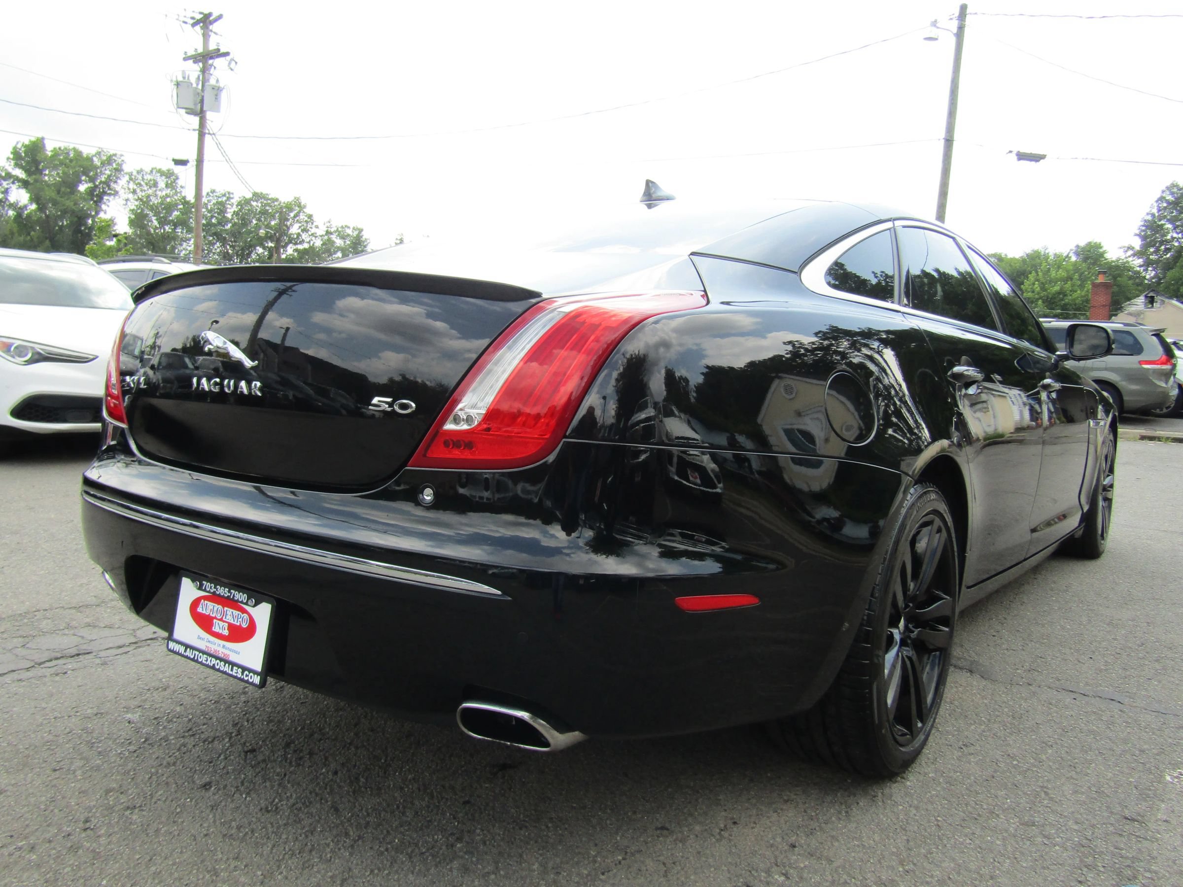 Used 2013 Jaguar XJ L Supersport RWD image 7