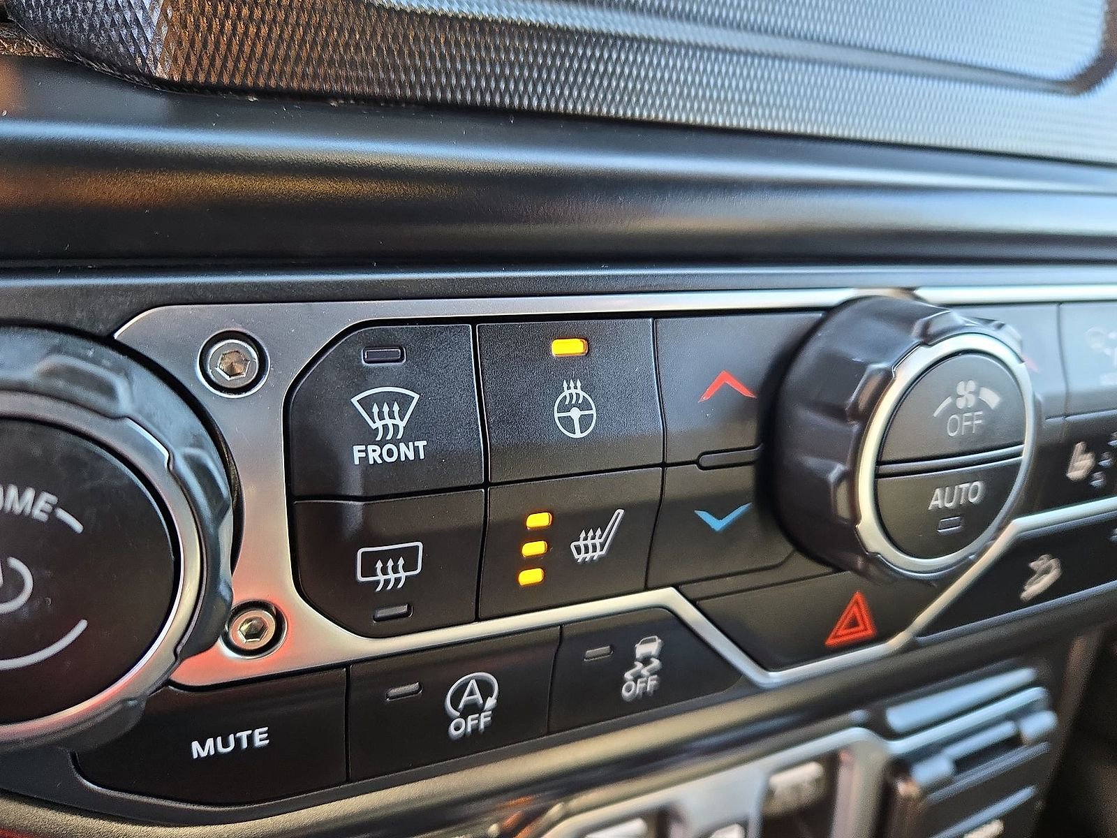 Used 2019 Jeep Wrangler Unlimited Sport S image 25