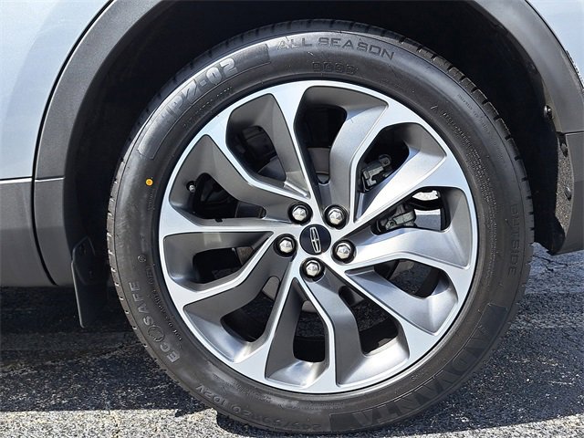 Used 2022 Lincoln Nautilus Reserve image 9