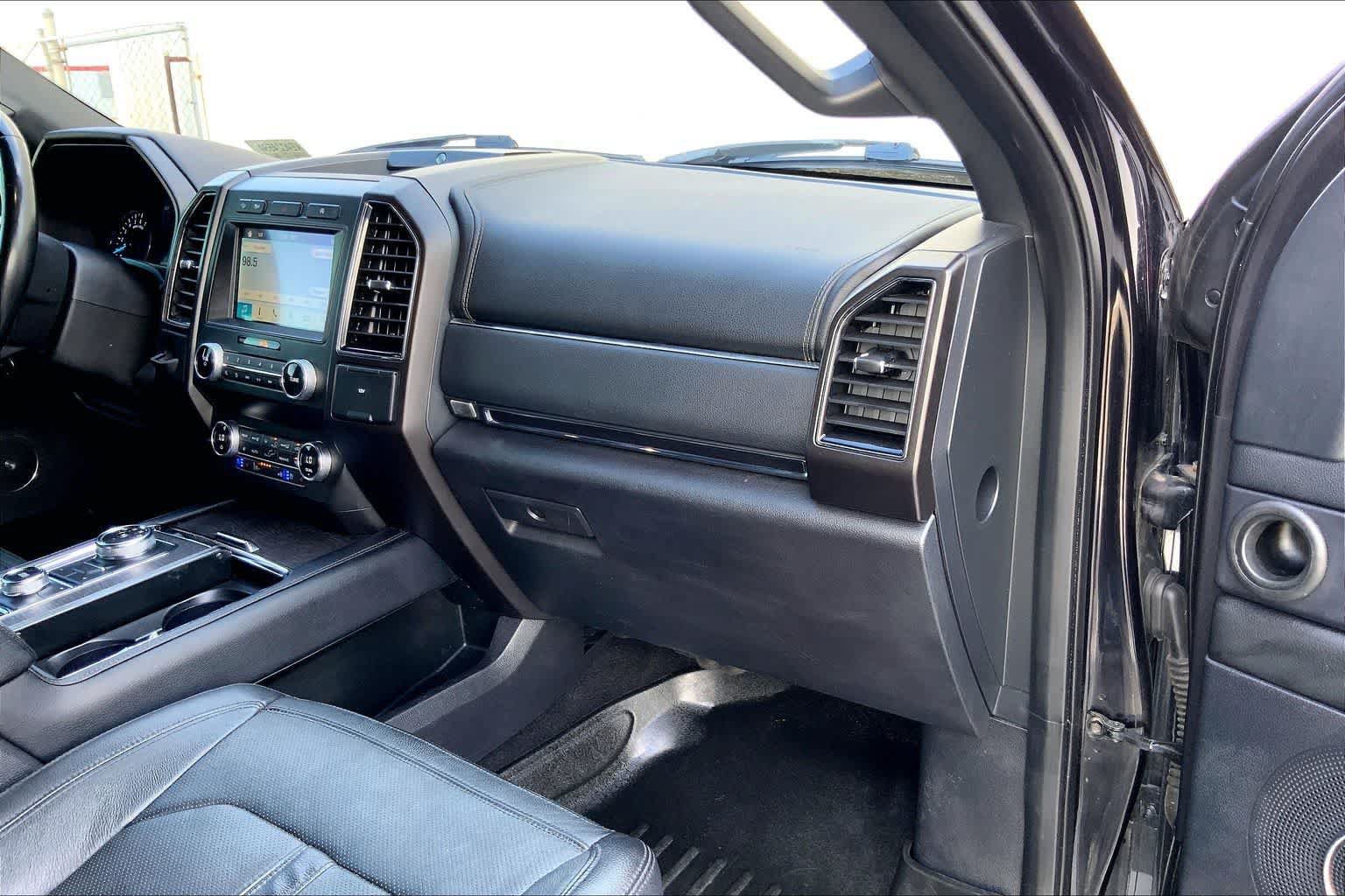 Used 2019 Ford Expedition Limited AWD/4WD image 23